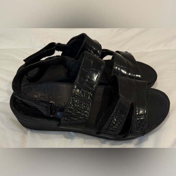 Vionic Shoes - Vionic Women’s Roma Platform Wedge Sandals Black Croc Print Size 10 2" Heel Area